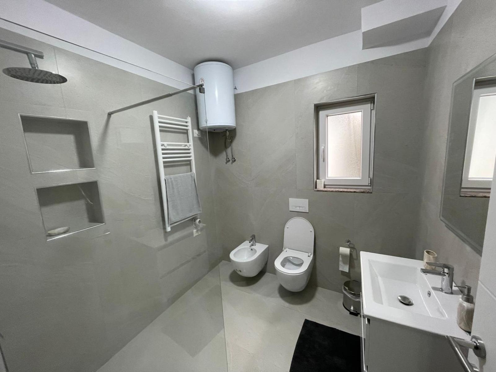 Kevi 'S Place Тирана Екстериор снимка
